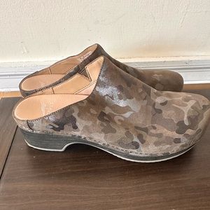 Camouflage Dansko Clog